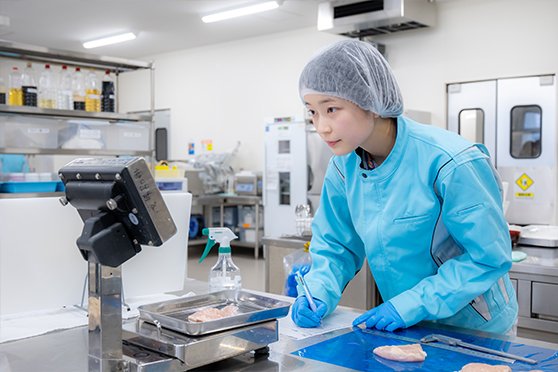 検品データを参照し、製造工程の改善・改良